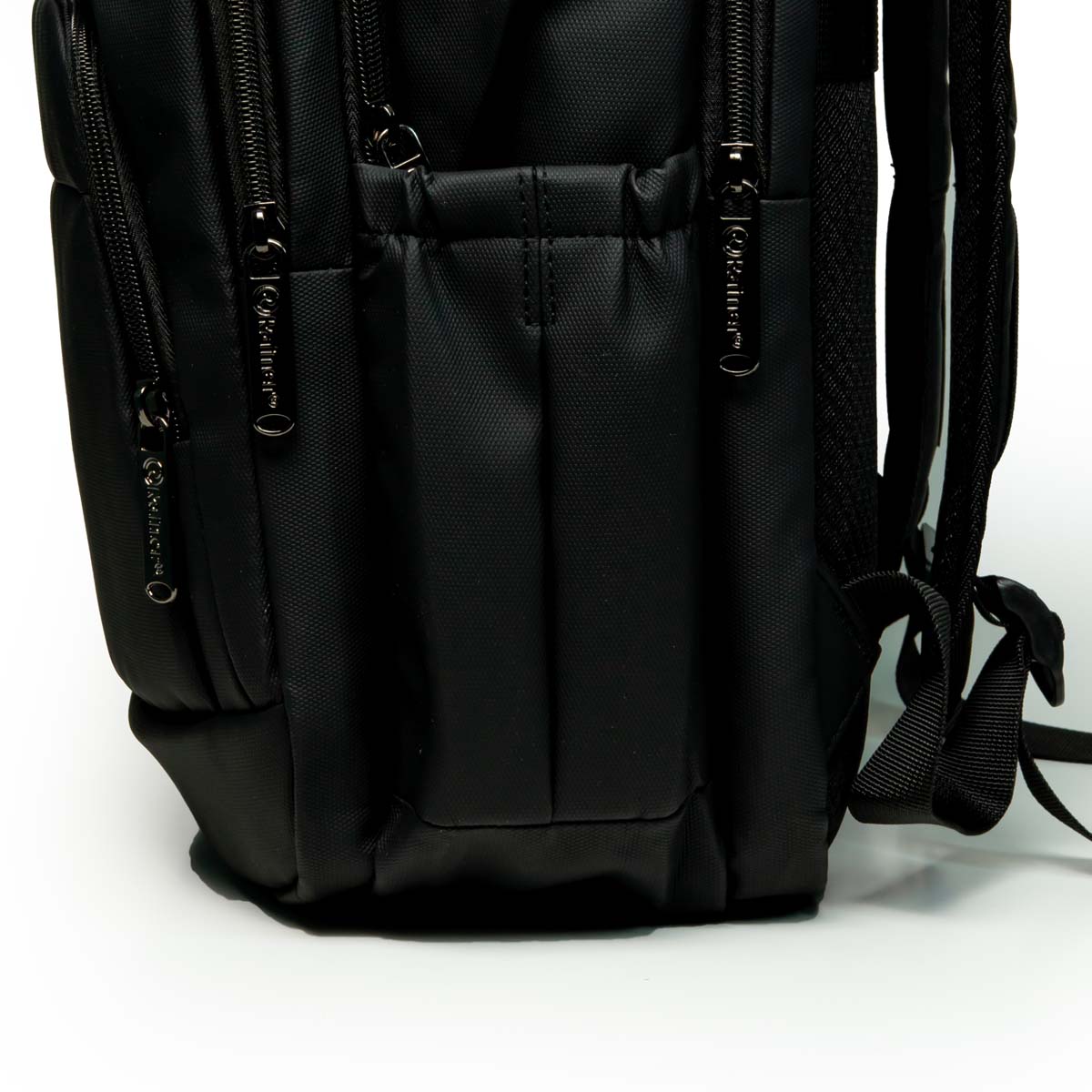 Rainer Black Everyday Laptop Backpack Model R1279 – Versatile, Durable & Water-Resistant Bag